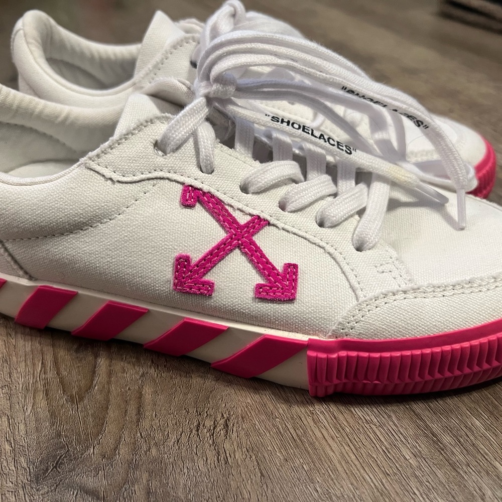 Off white - Picture 5 of 6